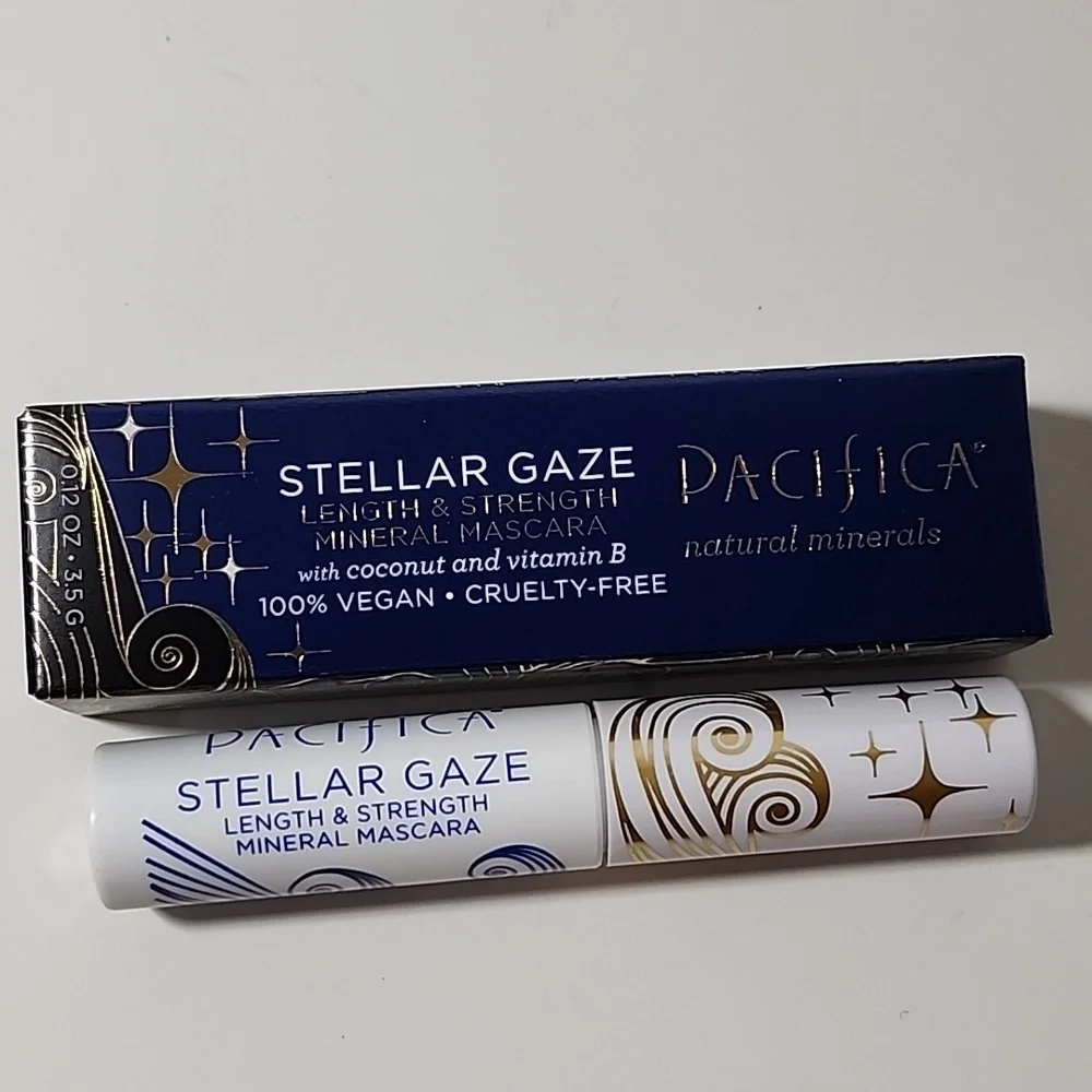 Makeup Bundle - Picture 4 of 8